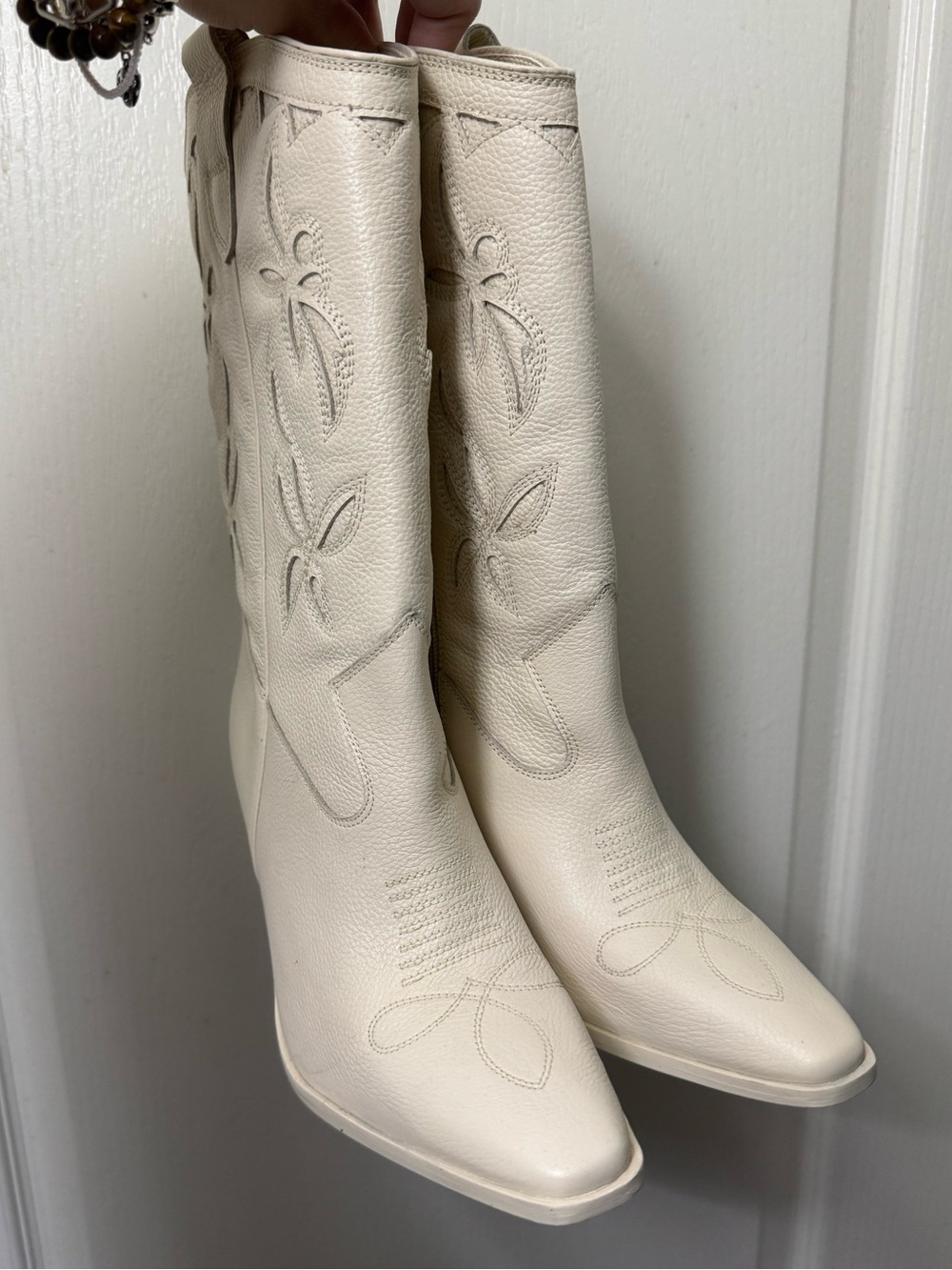 NWOT Vince Camuto Cream Embroidered Western Block-Heel Boot - Picture 3 of 9